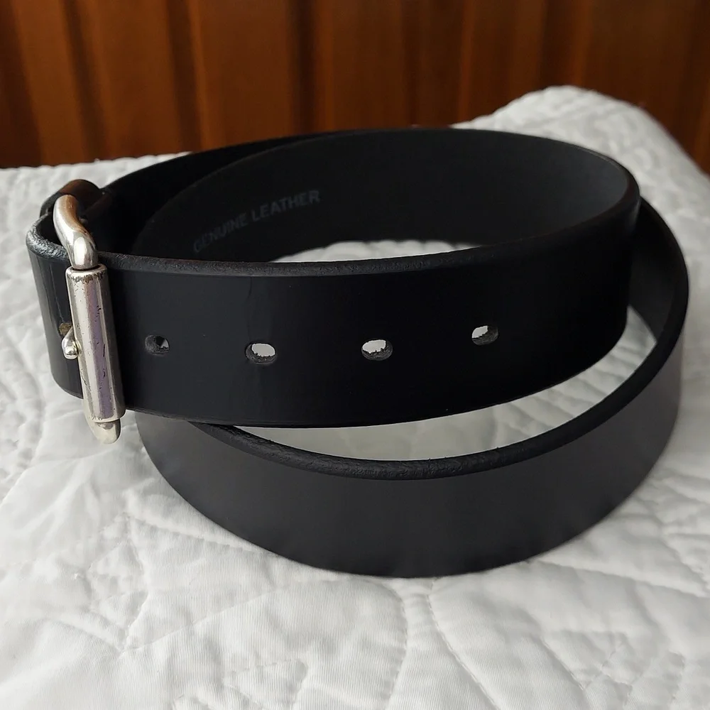 Dockers Elegant Black Soft Leather Men's Belt, Silver Buckle, Size 34, EUC